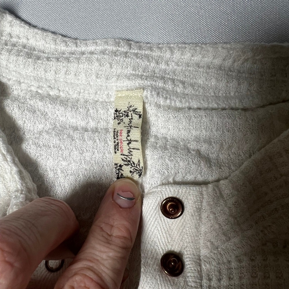 Free People White‎ Waffle Henley Knit Long Sleeve Button Up Shirt Top Women's L - Picture 2 of 6